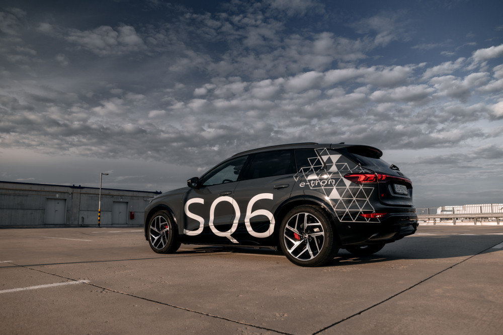 Audi SQ6 SUV e-tron